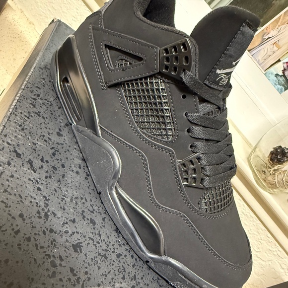 Air Jordan 4 Retro (Black Cat) 2025 - Picture 3 of 5